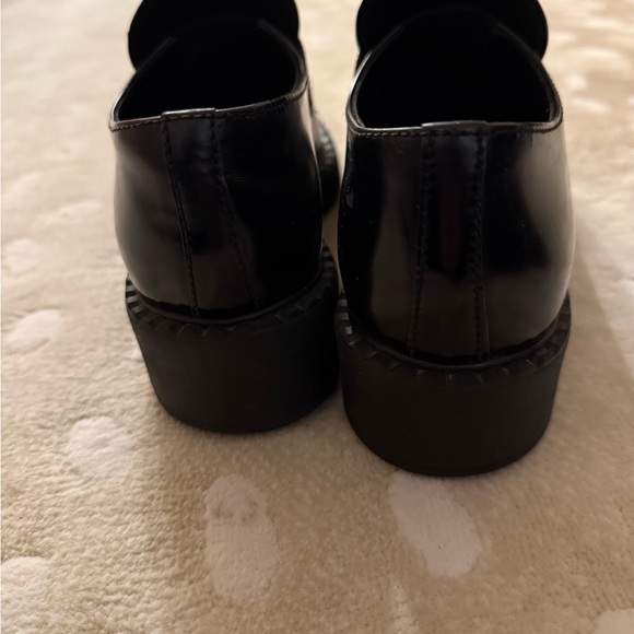 Prada Women’s Black Loafers - Picture 4 of 6